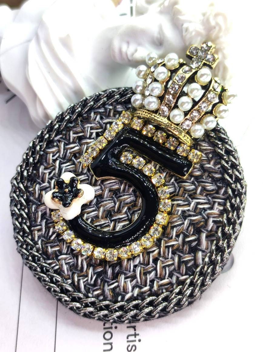 シャネル No.5 ブローチ 楽天市場】CHANEL【シャネル】 No.5 ラインストーンブローチ