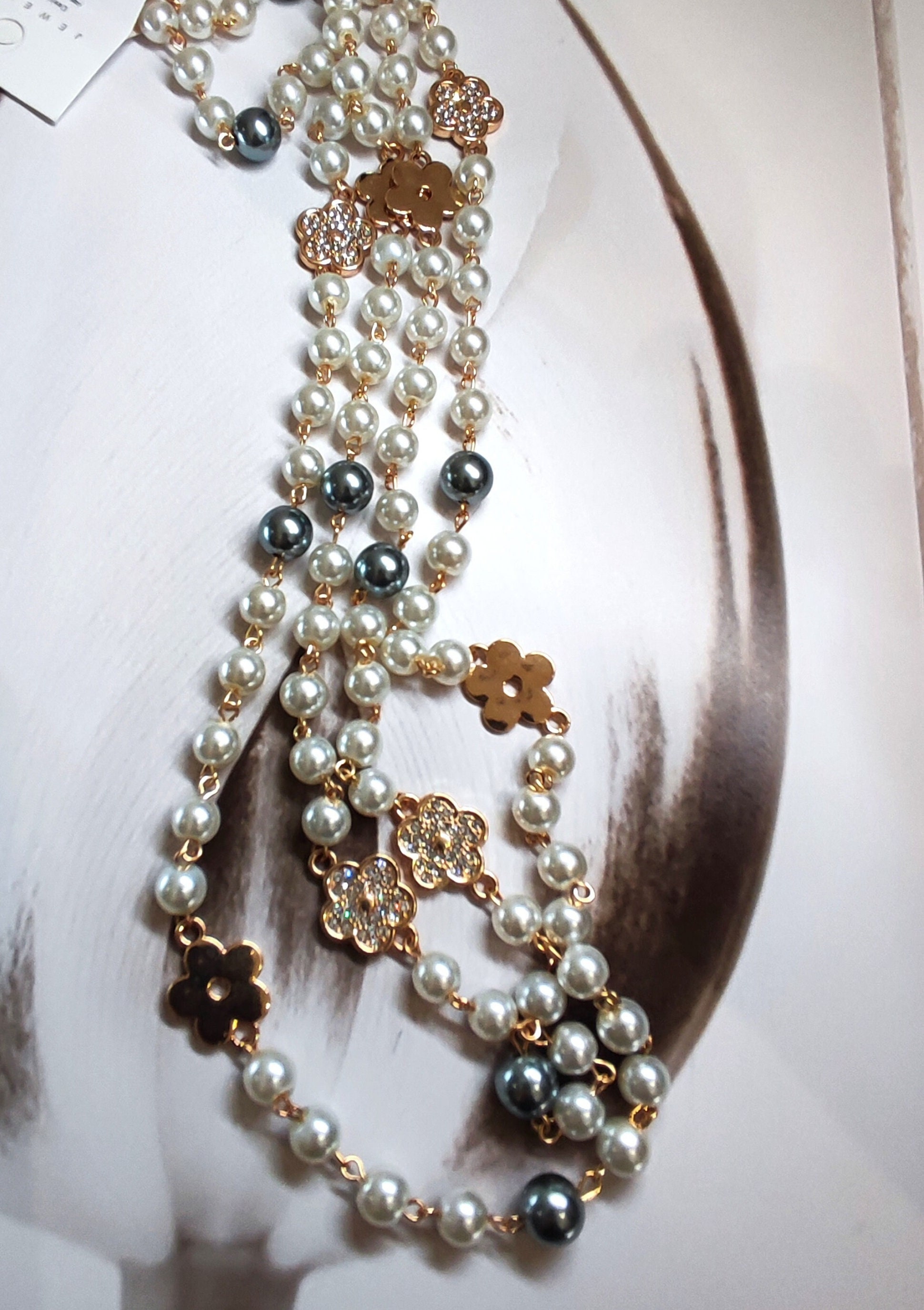 chanel pearls necklace