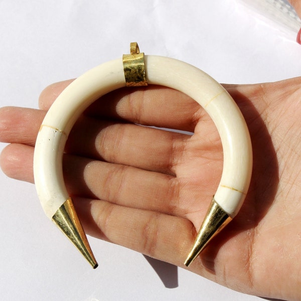 83x77 mm White Bone Crescent Horn Pendant / Delicate Bone Double Horn Pendant / Tibetan Nepali Tribal / Bohemian Large Tusk Horn Pendant