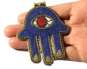 Tibetaans messing lapis en koraal mozaïek hamsahand boze oog hanger, 82 x 60 mm boho etnische tribale, Nepalese hanger, hanger hand van Fatima