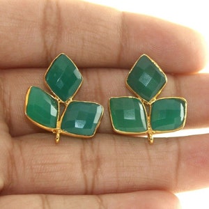 1 Match Pair 25x22mm Bezel Set Green Onyx Stud Earrings Post / Gold Plated Gemstone Charm Pendant / 3 Stone Ear stud / Handmade Connector