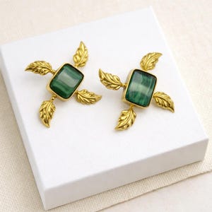 Pendientes de botón con hojas de cuarzo fluorita verde y bucle abierto / Conector de piedra preciosa chapado en oro de 22 kt / Suministros de joyería artesanales