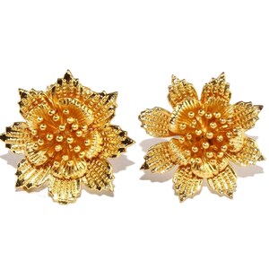 1 Pair 25mm 22kt Gold Plated Flower Stud Earpost / Floral Post Ear With Loop / DIY Jewelry Making / Earrings Findings / Earrings Component