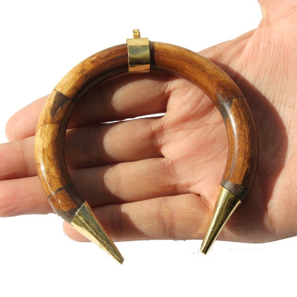 87x79mm Brown Wooden Crescent Horn Pendant / Delicate Wooden Double Horn Pendant/ Tibetan Nepali Tribal / Bohemian Large Tusk Horn Pendant