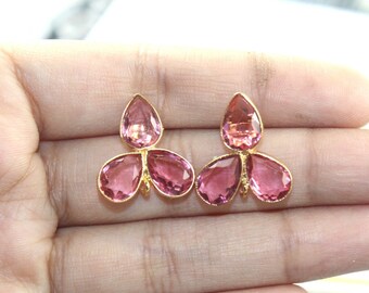 1 par de pernos de poste de conector de cuarzo rosa de 20 mm, aretes de piedras preciosas facetadas, poste de oreja de 3 piedras chapado en oro, fabricación de joyas de bricolaje / hallazgos