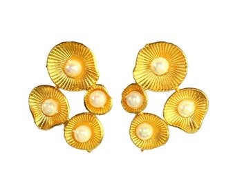 Pearl Textured Flower Ear post / 35x26mm 22kt Gold Plated Post Ear / Earring Connectors / DIY Jewelry Making Components / Earring Findings