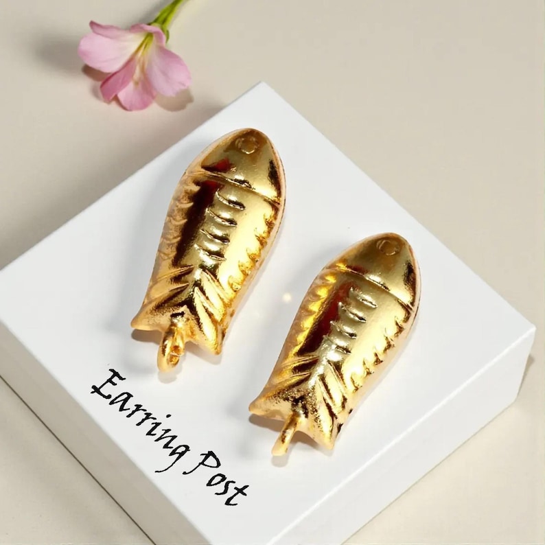 20mm Gold Plated Designer Fish Earrings Post Handmade Engraved Fish Connector Post Stud DIY Jewelry Making supplies Jewelry Findings Earring post
