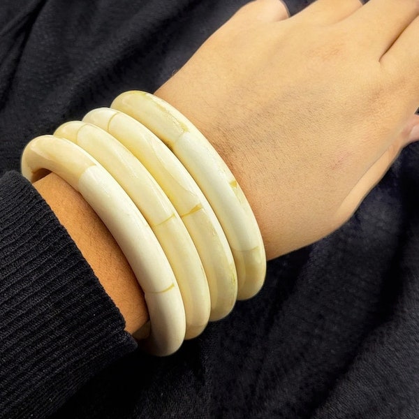 White Buffalo Bone Round bangle, Natural Bone Bangle, Large Bone Bangle, Hippy Style Handmade Bone Bangle, Fashion Jewelry, Gift For Her