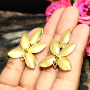 Gold Plated Leaf Ear Post / Connector Post Stud / 31x27mm Gold Ear post / Findings / Single loop Connector / DIY Jewelry Making Supply