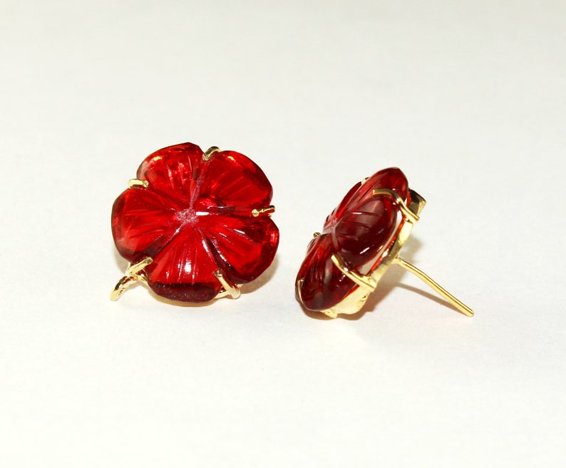 Supplies Findings GC95 23x20mm Red Quartz Hand Carved Flower Ear post Prong Set Stud Ear post Gemstone Ear-post DIY Jewelry Making