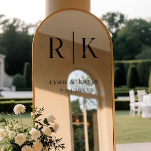 Wedding Monogram Mirror Decal – Personalized Initial Wedding Sign Vinyl for Mirror or Acrylic, Custom Name & Date Wedding Welcome Sign