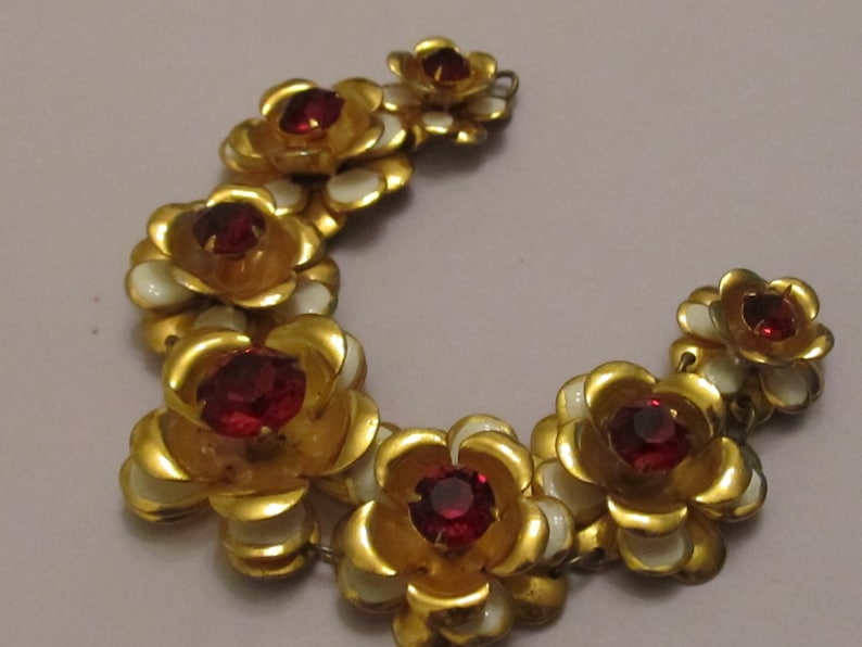 Vintage Gold Tone Flower Necklace with Red Rhinestones