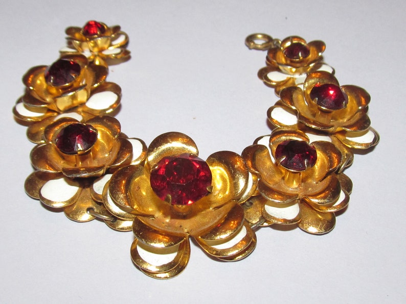 Vintage Gold Tone Flower Necklace with Red Rhinestones
