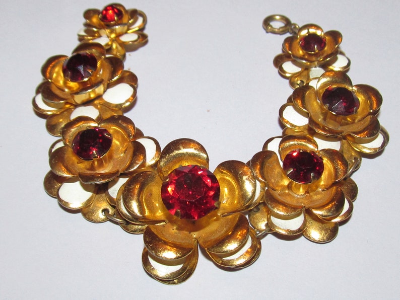 Vintage Gold Tone Flower Necklace with Red Rhinestones