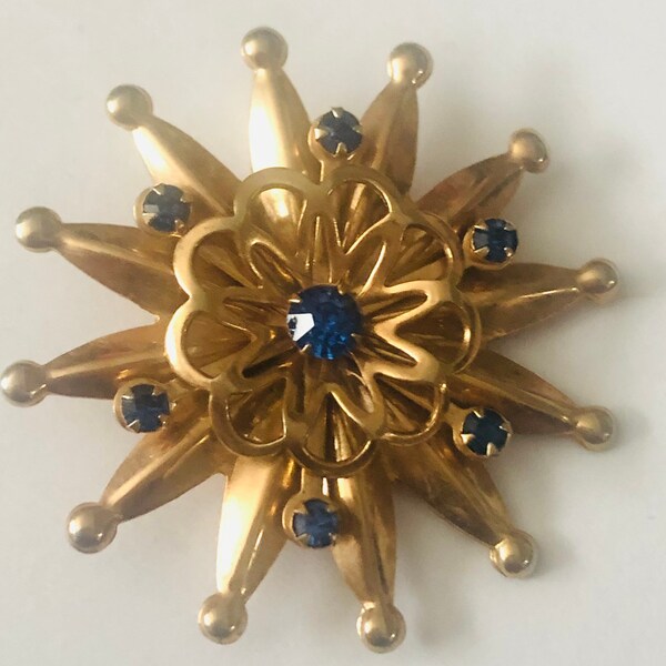 Vintage Gold Tone Metal Flower Brooch Pendant Blue Rhinestones