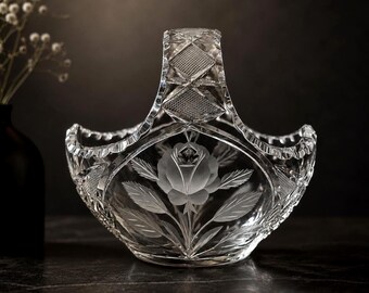 Vintage-Brautkorb aus Kristall – geätzte Rose, geschliffenes Glas-Hochzeits-Mittelstück (Deutschland)