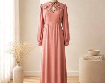 Vintage 70s Pink Dress – Handmade Beaded Keyhole, Size S