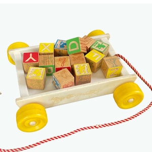 Playskool のビンテージ木製ブロックとプルカートおもちゃのプラスチックワゴン、教育用子供用レトロおもちゃ、数字、文字、動物の積み木。