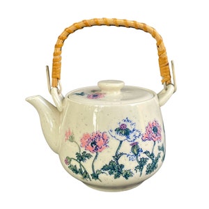 Teiera vintage in gres Toyo Japan – Beige screziato con motivo floreale di peonie – Manico a tulipano in vimini