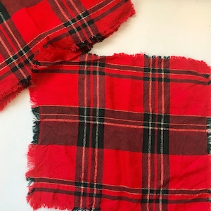 Vintage Christmas Plaid Napkins/Doilies – Set of 7 Red, Green & Gold Fringed Table Linens, Holiday Table Decor
