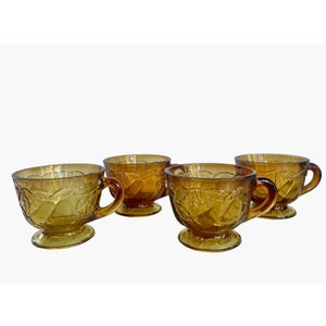 Vintage Tiara Glass Footed Punch Cups 4er Set, Dark Amber Gebrannte Honig Süße Birne Design, 1970er Jahre Retro Eiscreme Gläser mit Griffen