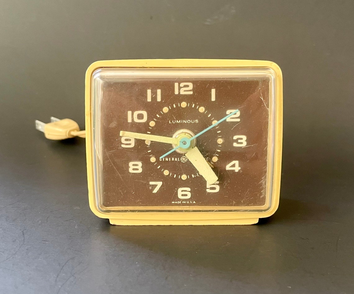 Vintage Luminous General Electric Table Clock Model 7371 Etsy