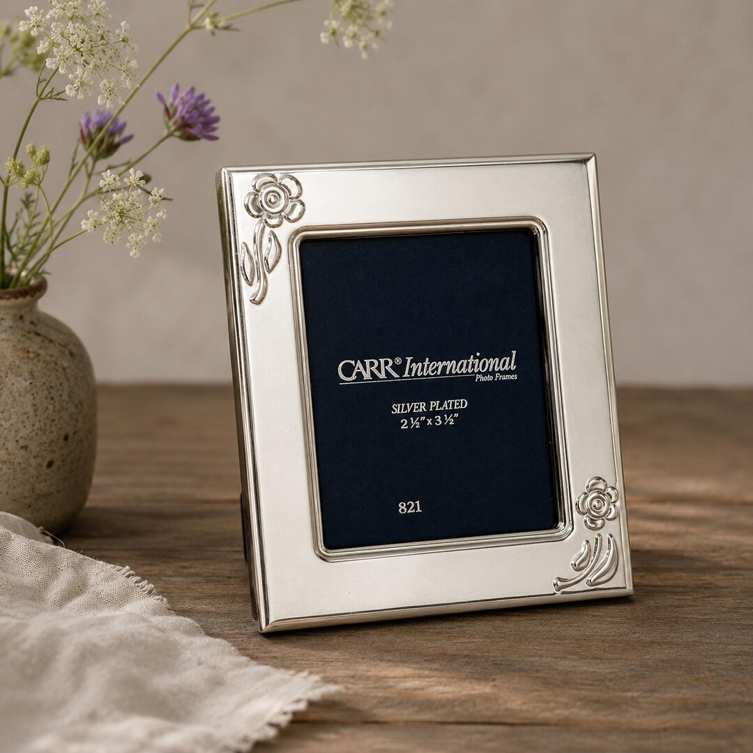 Vintage Carr International Silver-plated Photo Frame | Embossed