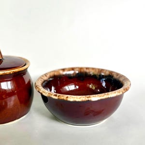 Vintage Hull Drip Glaze sockerskål med lock brun & skål - SÄLJS SEPARAT - Brun ugnssäker USA keramik, signerad 1970-tal.