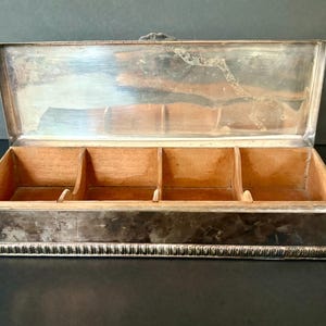 Scatola portasigarette antica EGW&S in argento placcato, con umidificatore, trofeo da golf del 1939 inciso, rivestimento in legno EPNS, decorazione da scrivania vintage, regalo per lui
