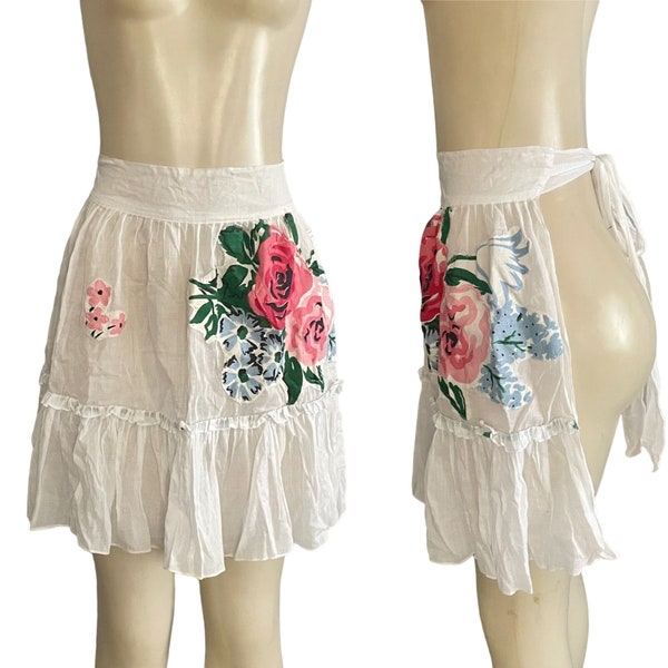 Vintage half apron with Floral details in White sheer fabric pink Flowers applique Short Apron for Women white gauze sexy costume kitchen.