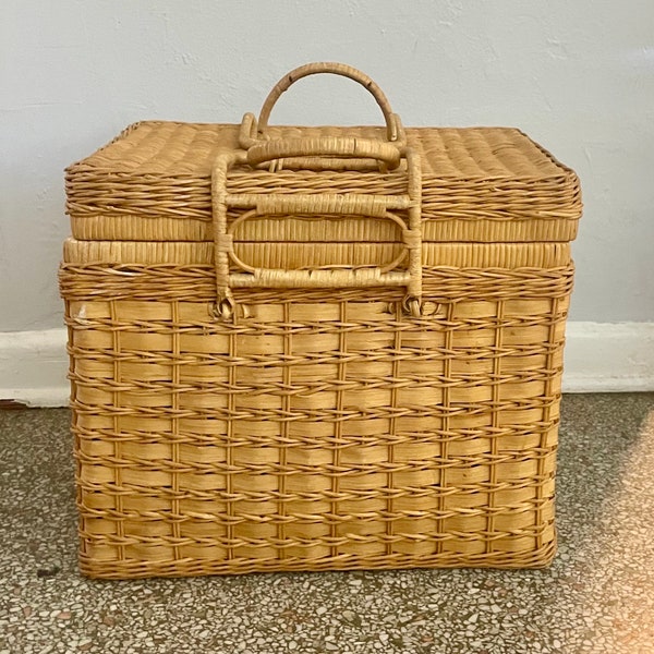 Large Picnic Basket Woven Rattan with Latch Handles vintage picnic basket decor chest Woven storage Double Handled Basket Hamper Style.