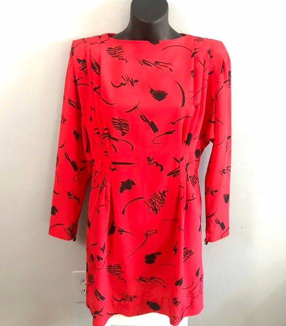 Vintage Liz Claiborne Dress – Petite Size 2 XS Red Black Mini with Shoulder Pads, 1990s fashion.