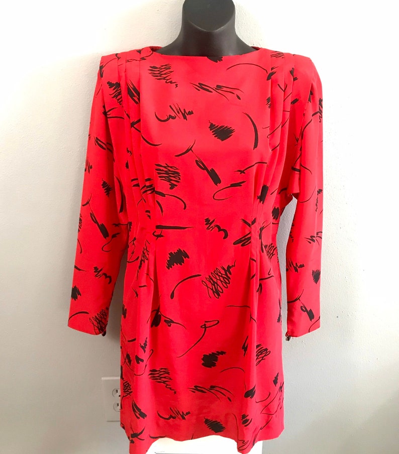 Vintage Liz Claiborne-klänning – Petite, storlek 2 XS, röd svart miniklänning med axelvaddar, 1990-talsmode. bild 1