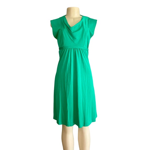 Vintage 70s Summer dress With attached belt in gr… - image 4