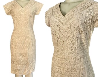 Vintage 1940s Dress by Roselli Boston with floral Embroidery in Beige Size S M true vintage fashion 40s short sleeves embroidered dress.