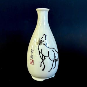 Vintage Sake Bottle Tokkuri – Pacific Japan Ceramic with Sacred Horse Design, Japanese Wine Decanter