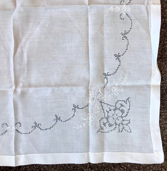 Antique Cutwork Tablecloth White Linen square with la… Gem
