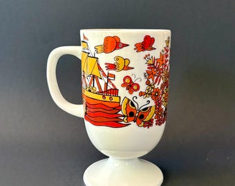 Kubek vintage Pedestal – filiżanka do kawy z połowy XX wieku, Flower Power, wzór łódki i kwiatów