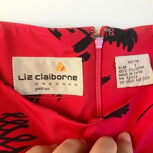 Vintage Liz Claiborne-klänning – Petite, storlek 2 XS, röd svart miniklänning med axelvaddar, 1990-talsmode. bild 10