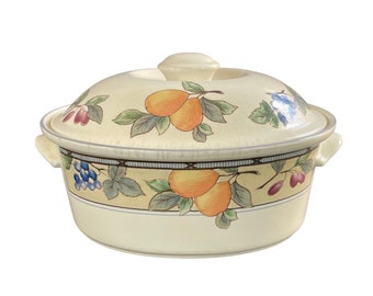 Vintage Mikasa Oval Covered Casserole Garden Harvest Intaglio CAC29 Malaysia collection retro kitchen d1.5 quart crock oven dish with lid.