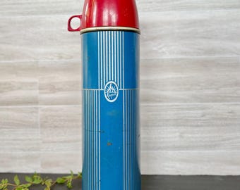Vintage Keapsil Thermos Bottle – Model 2433 | Midcentury American Thermos Products, Connecticut | Large Quart Size Travel Flask | Blue & Red