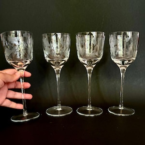 Vintage wijnglazen met geëtste bloemen - set van 4, elegante lange steel
