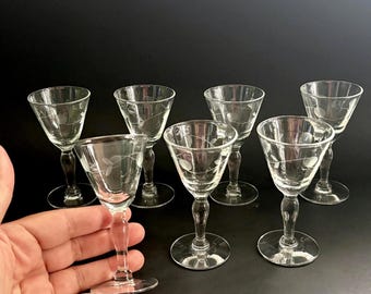 Vintage Etched Port Glasses – Set of 7 | Small Stemware for Liqueur, Vodka, Sherry & Cordial