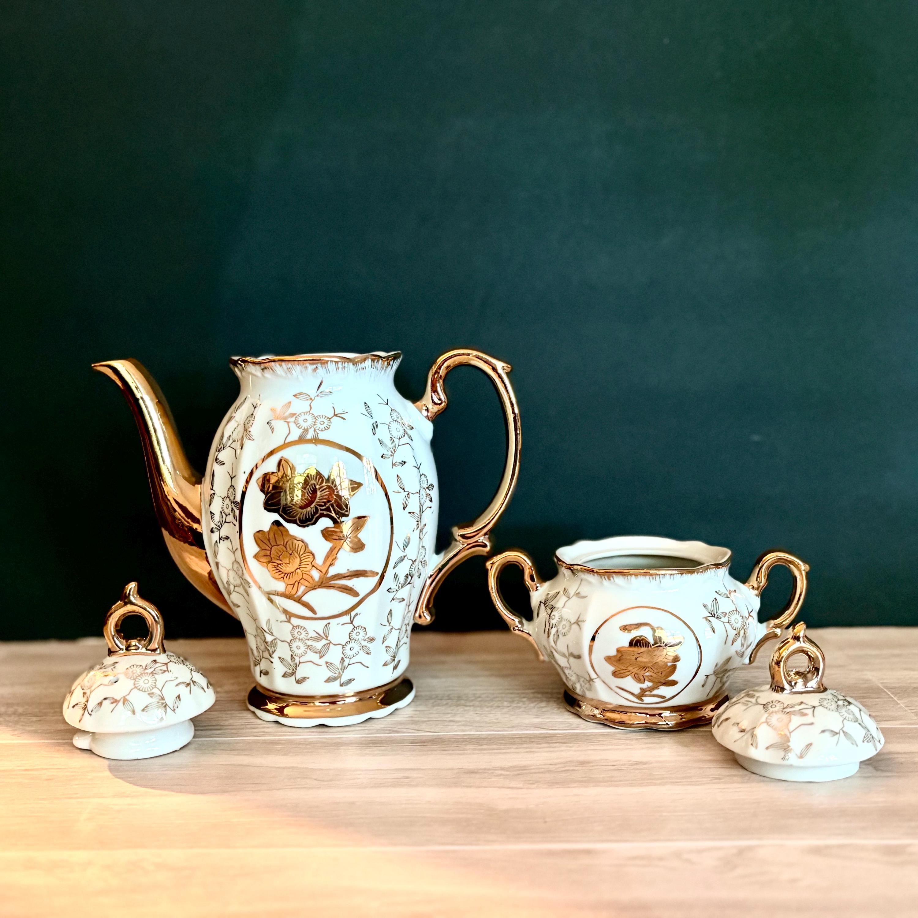 ヴィンテージの日本製磁器ティーポットセット：金彩花柄、1960年代