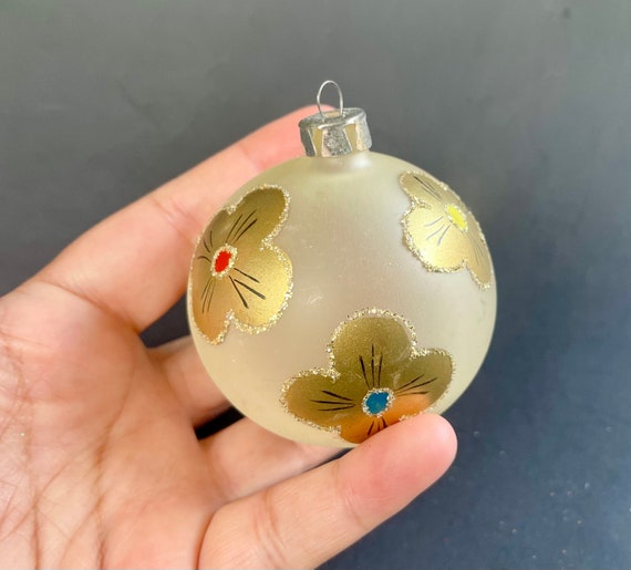 Gold Flowers Ornament