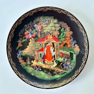 Vintage Russian Plate Princess & Seven Bogatyrs 1988 Collectible Wall Decor -  Russian Legends Fairy Tales Collectible Plate Black