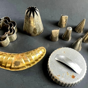 Vintage Baking Lot, Metal Cookie Cutters & Wilton Icing Tips, 14 Pieces, Midcentury