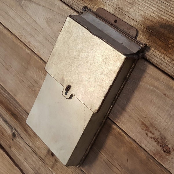 On Sale! Charming Rustic Metal MAILBOX - Vintage Antique Style Galvanized US Mail Post Office Letter Box