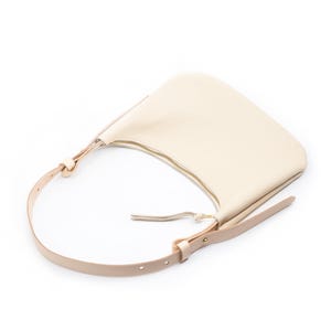 Bolso de hombro de piel color crema