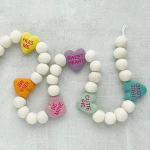 Conversation heart garland - Conversation heart decor - Felt heart garland - Candy heart garland - Candy hearts - Valentines Day decor